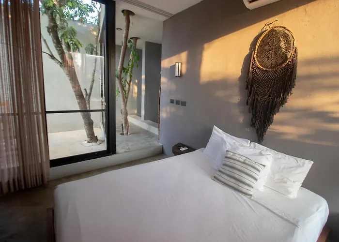 Bau Hotel
